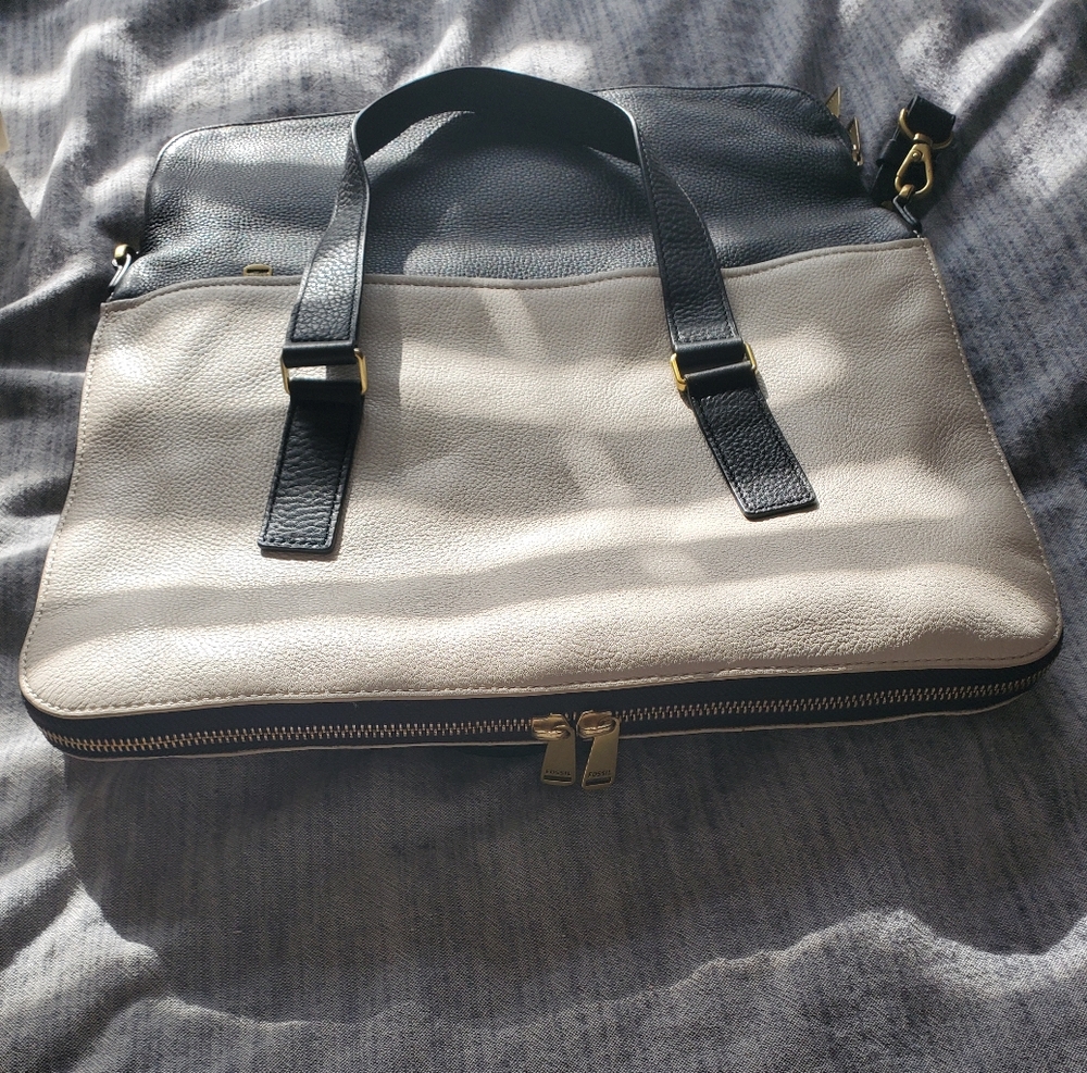 Fossil Handbag - Picture 6 of 9